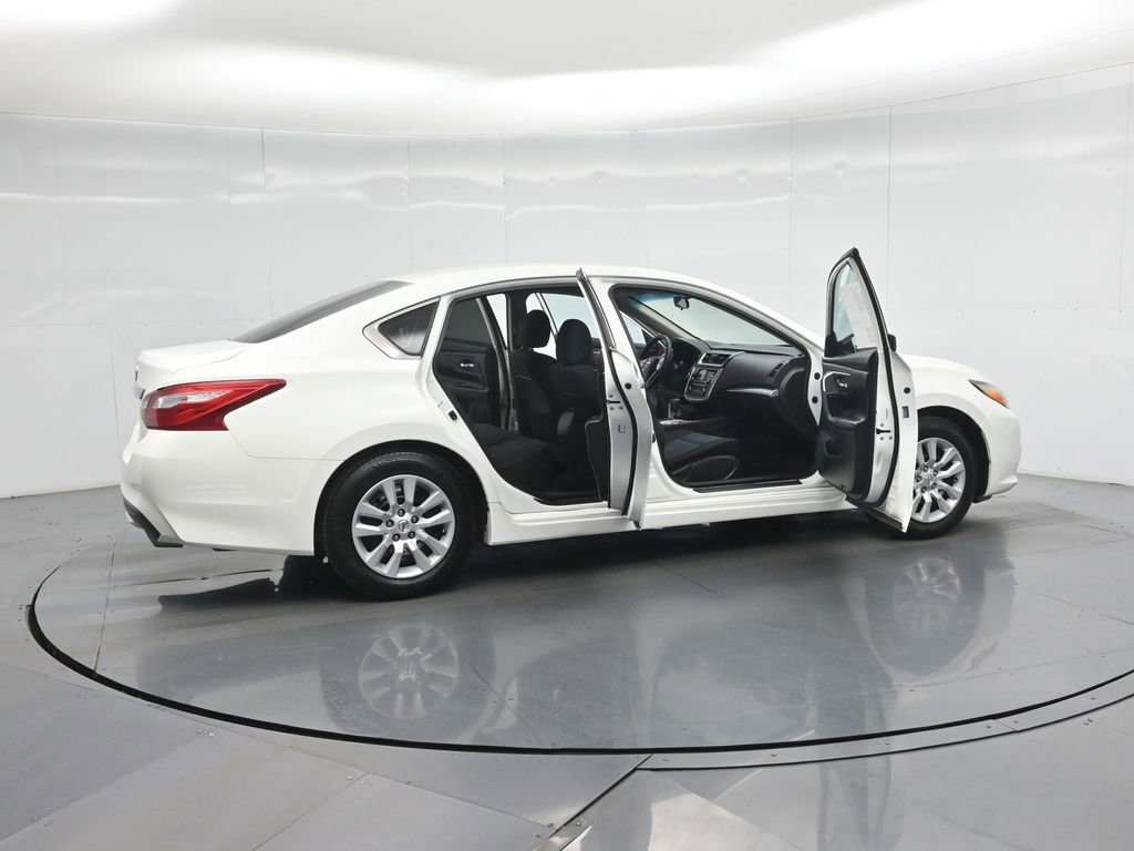 Used 2017 Nissan Altima 2.5 S w/ Power Driver Seat Package image 5