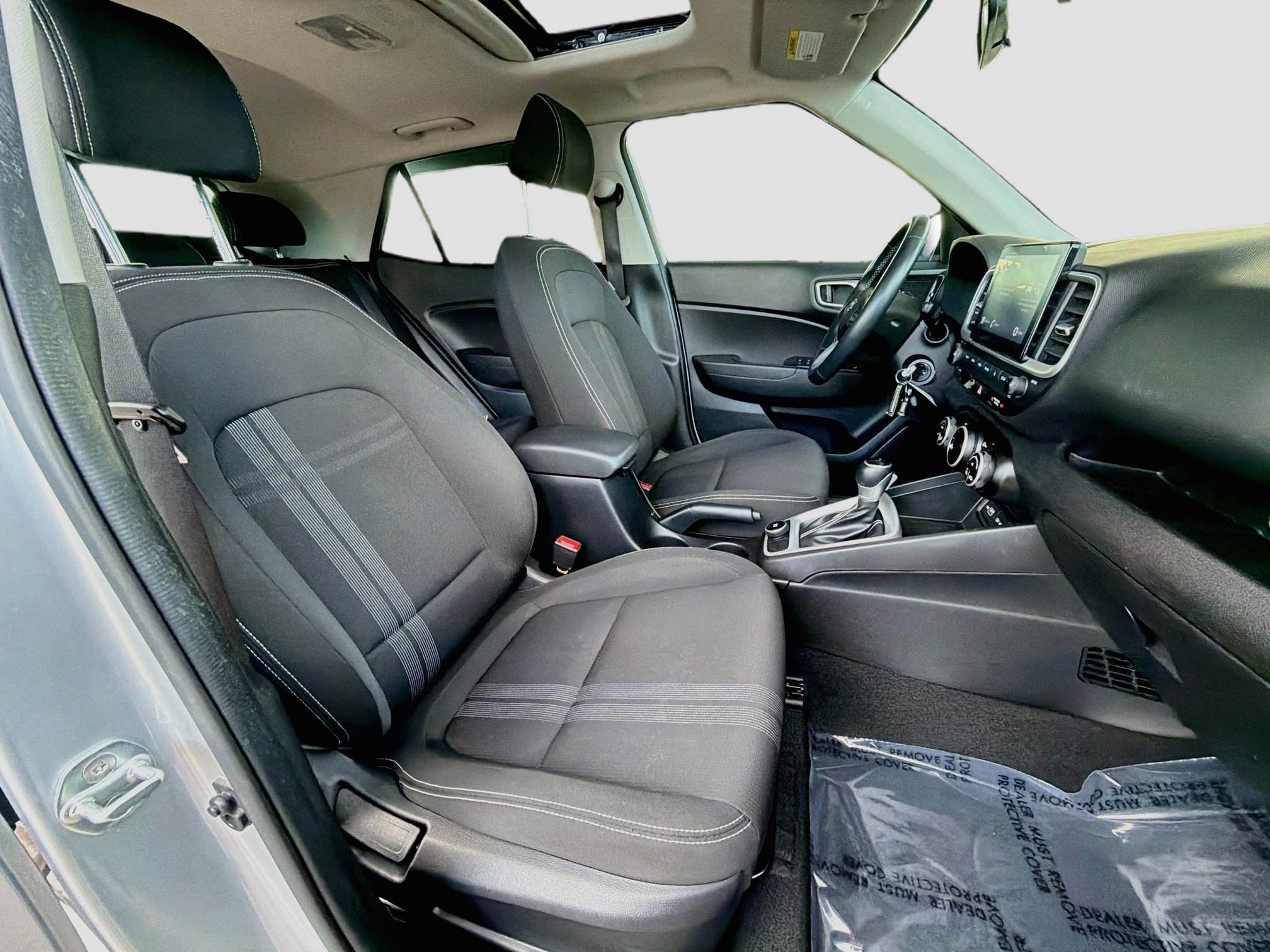 Used 2022 Hyundai Venue SEL w/ Cargo Package FWD image 30