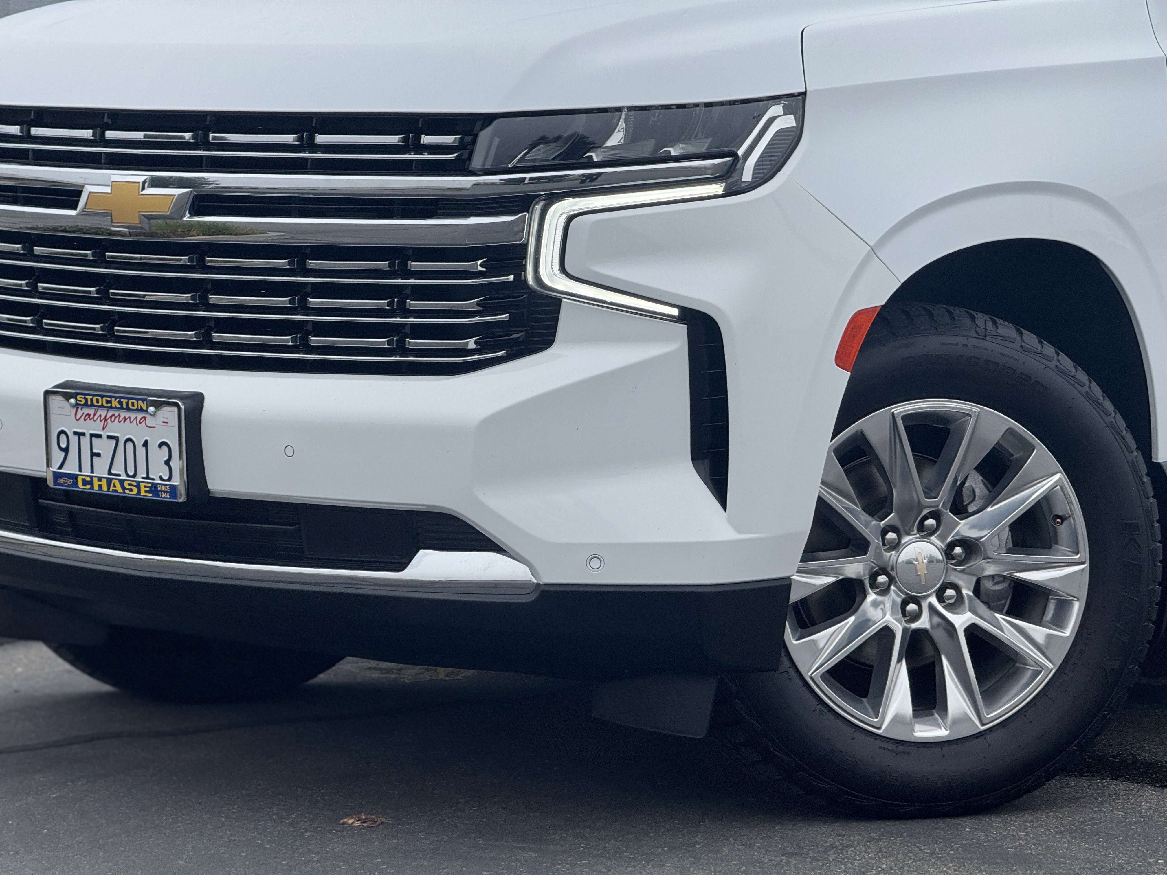 Certified 2023 Chevrolet Suburban Premier image 3