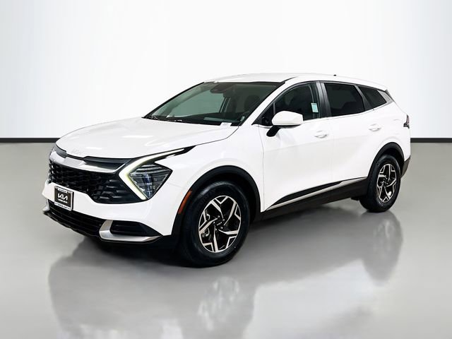 Certified 2024 Kia Sportage LX image 3