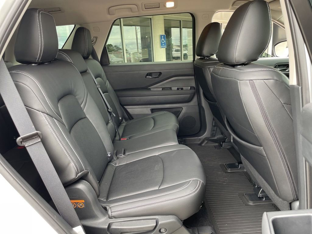 Used 2025 Nissan Pathfinder SV w/ Cargo Package AWD/4WD image 23