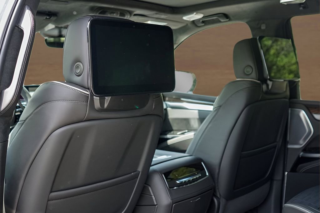 New 2026 Cadillac Escalade Platinum Sport w/ LPO, ONYX Package image 18