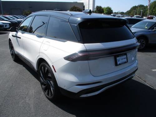 Used 2024 Lincoln Nautilus Reserve w/ Equipment Group 202A image 3