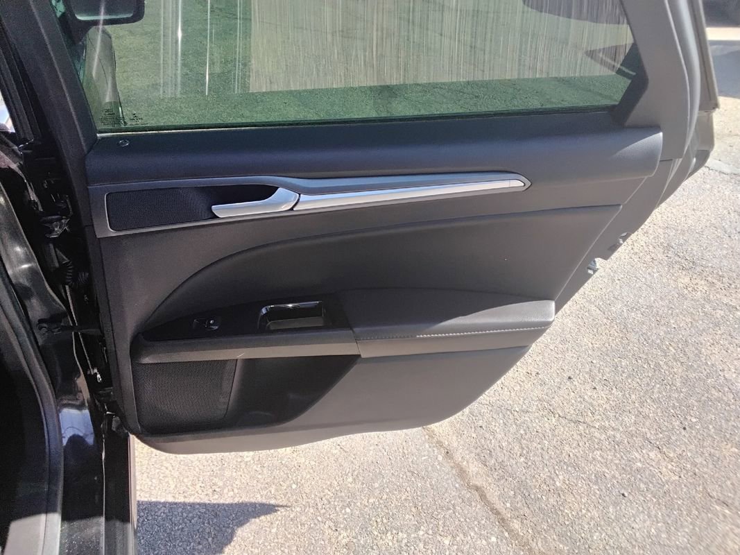 Used 2014 Ford Fusion Titanium image 17