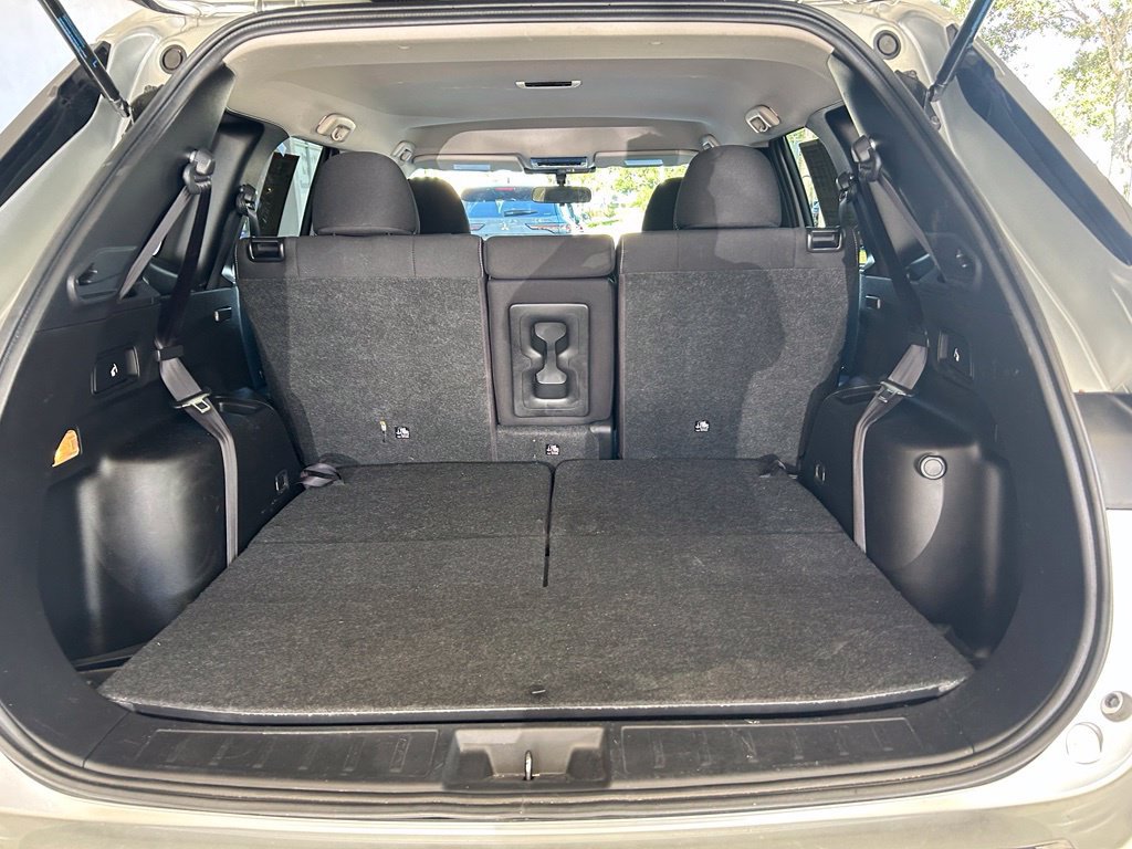 Used 2024 Mitsubishi Outlander ES FWD image 29
