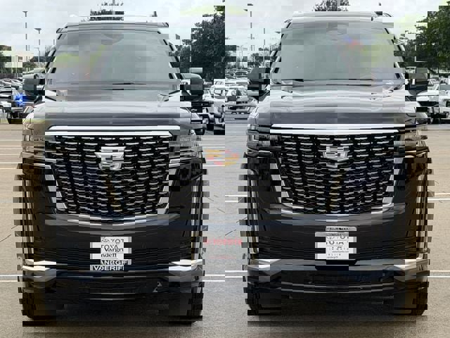 Used 2022 Cadillac Escalade Premium Luxury w/ Performance Package AWD/4WD image 8
