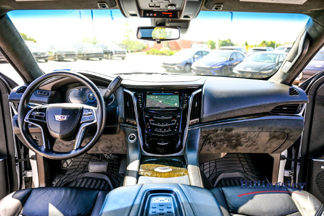Used 2017 Cadillac Escalade Platinum AWD/4WD image 13