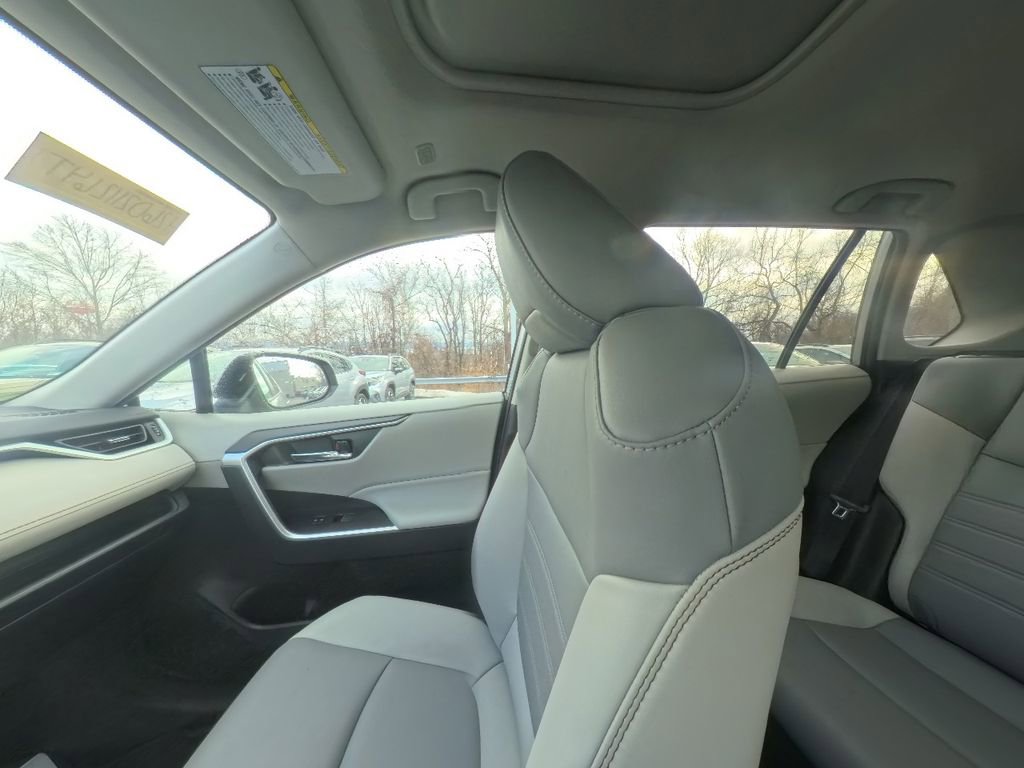 Used 2023 Toyota RAV4 XLE Premium image 26