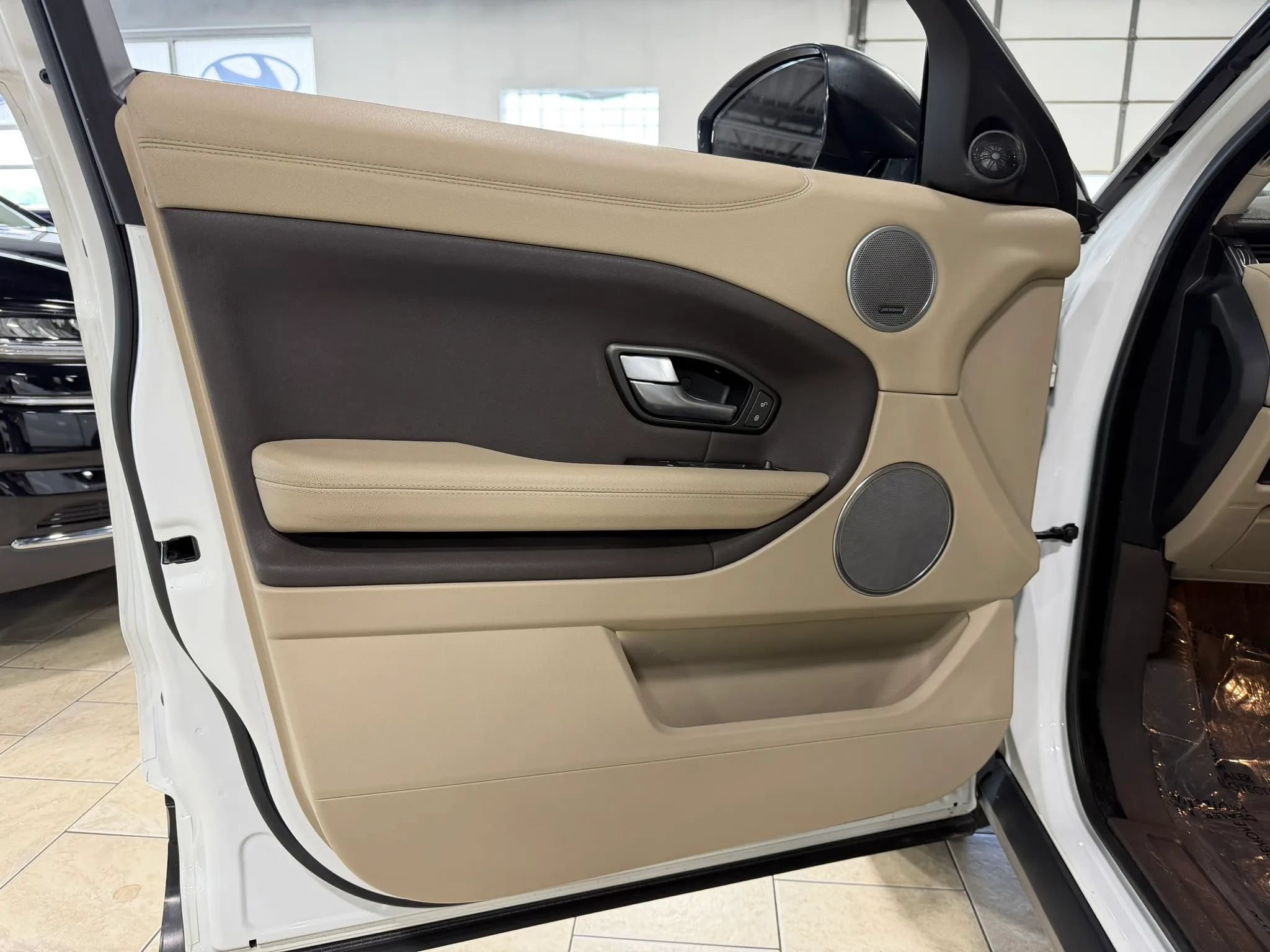Used 2018 Land Rover Range Rover Evoque SE AWD/4WD image 27