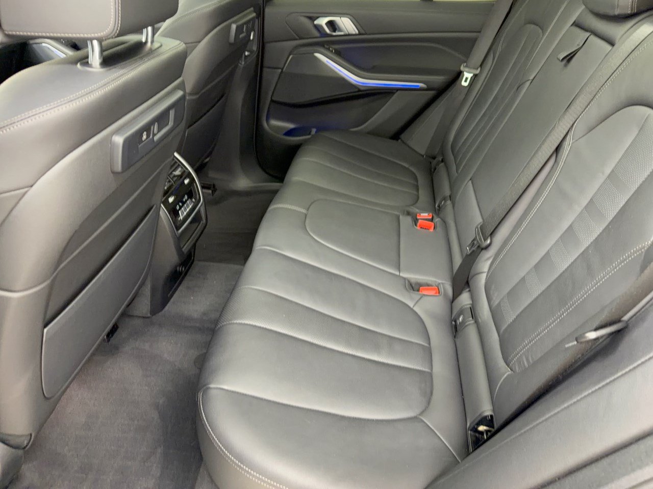 Used 2022 BMW X5 xDrive40i w/ M Sport Package AWD/4WD image 25