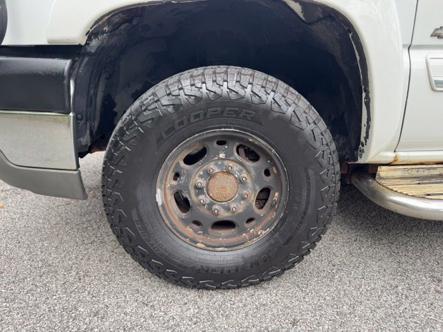 Used 2003 Chevrolet Silverado 2500 LS AWD/4WD image 2