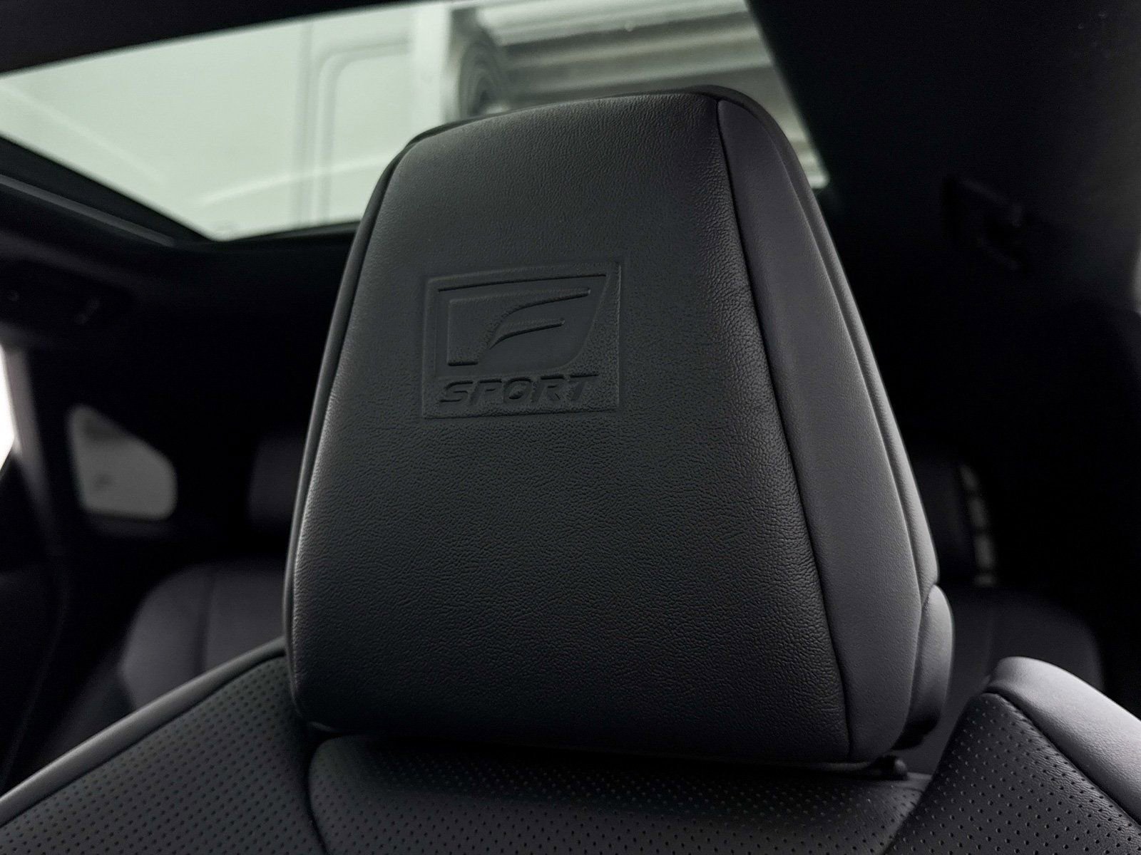 Used 2024 Lexus RX 500h F Sport image 4