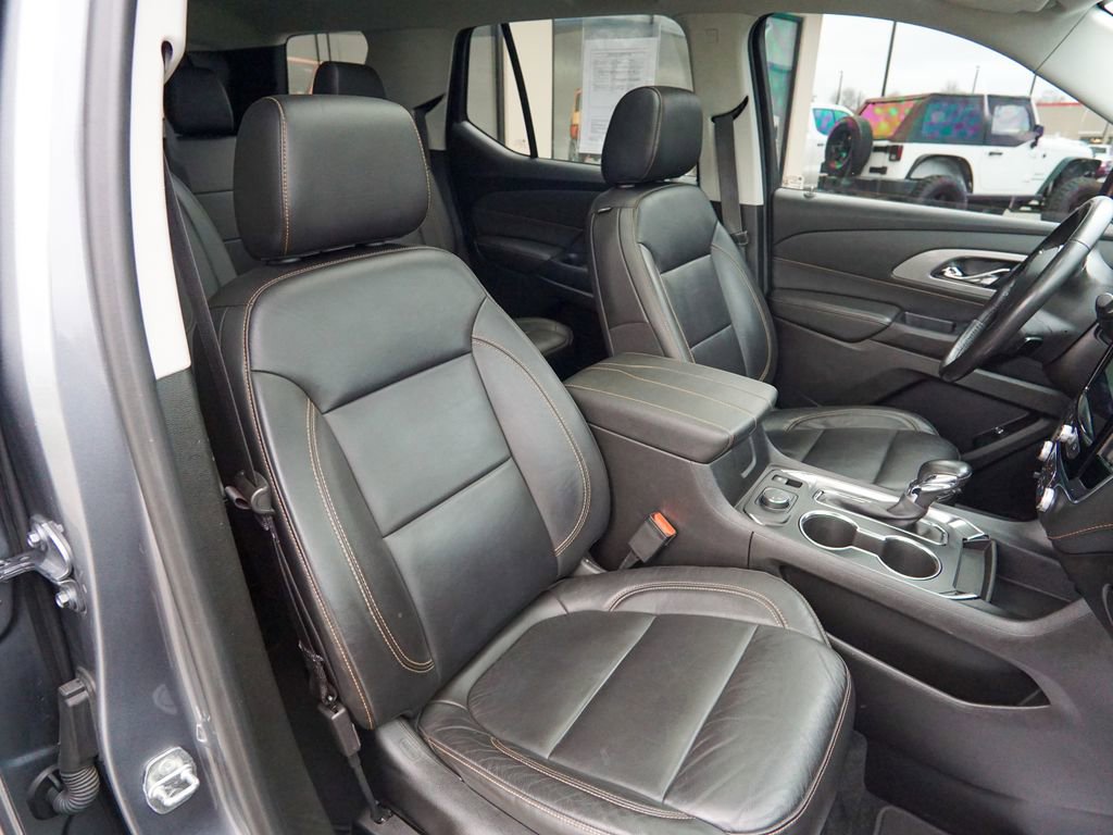 Used 2021 Chevrolet Traverse RS AWD/4WD image 32