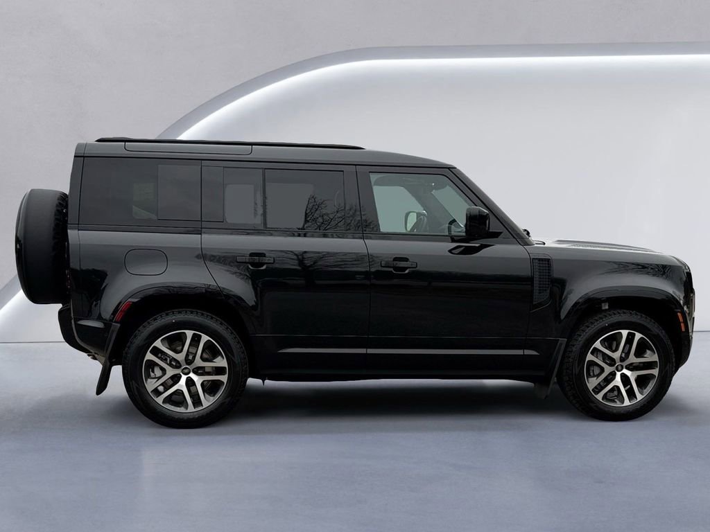 New 2025 Land Rover Defender 110 X-Dynamic SE image 3