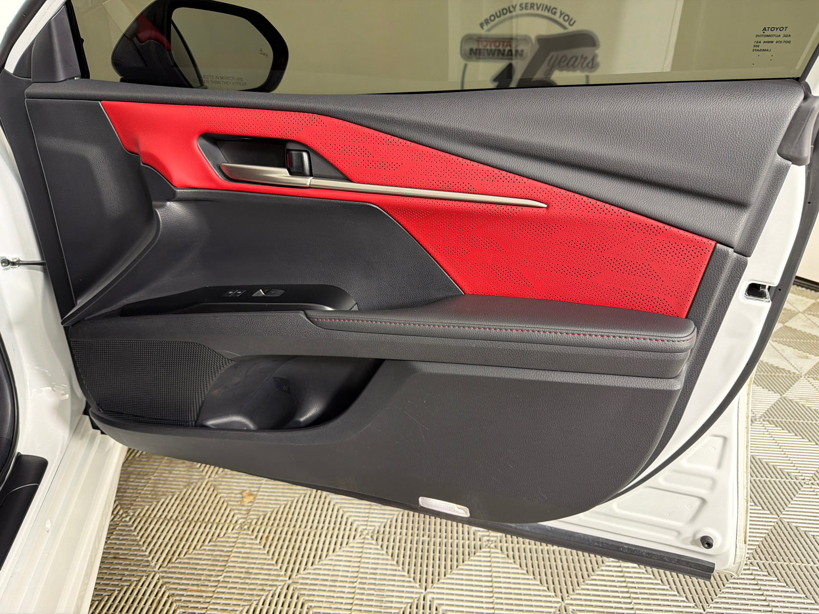Used 2025 Toyota Camry XSE FWD image 15