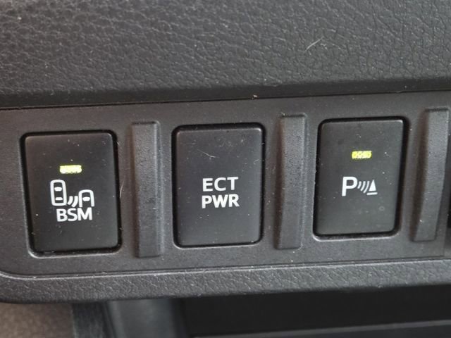 Used 2019 Toyota Tacoma TRD Sport AWD/4WD image 9