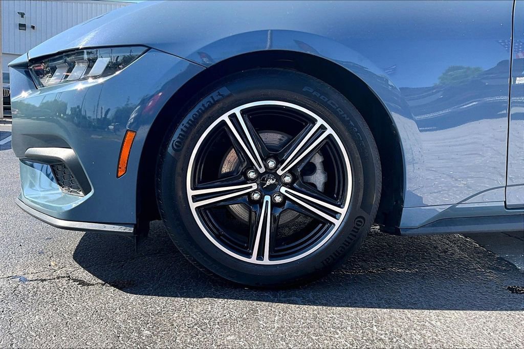 Used 2024 Ford Mustang Coupe RWD image 31