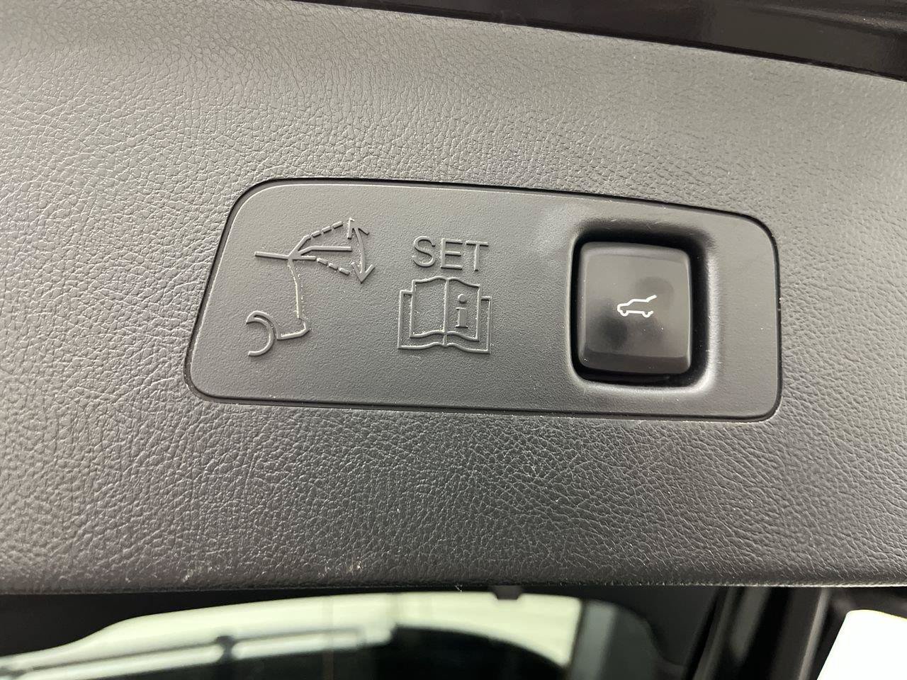 Used 2022 Lincoln Corsair AWD w/ Premium Package image 32
