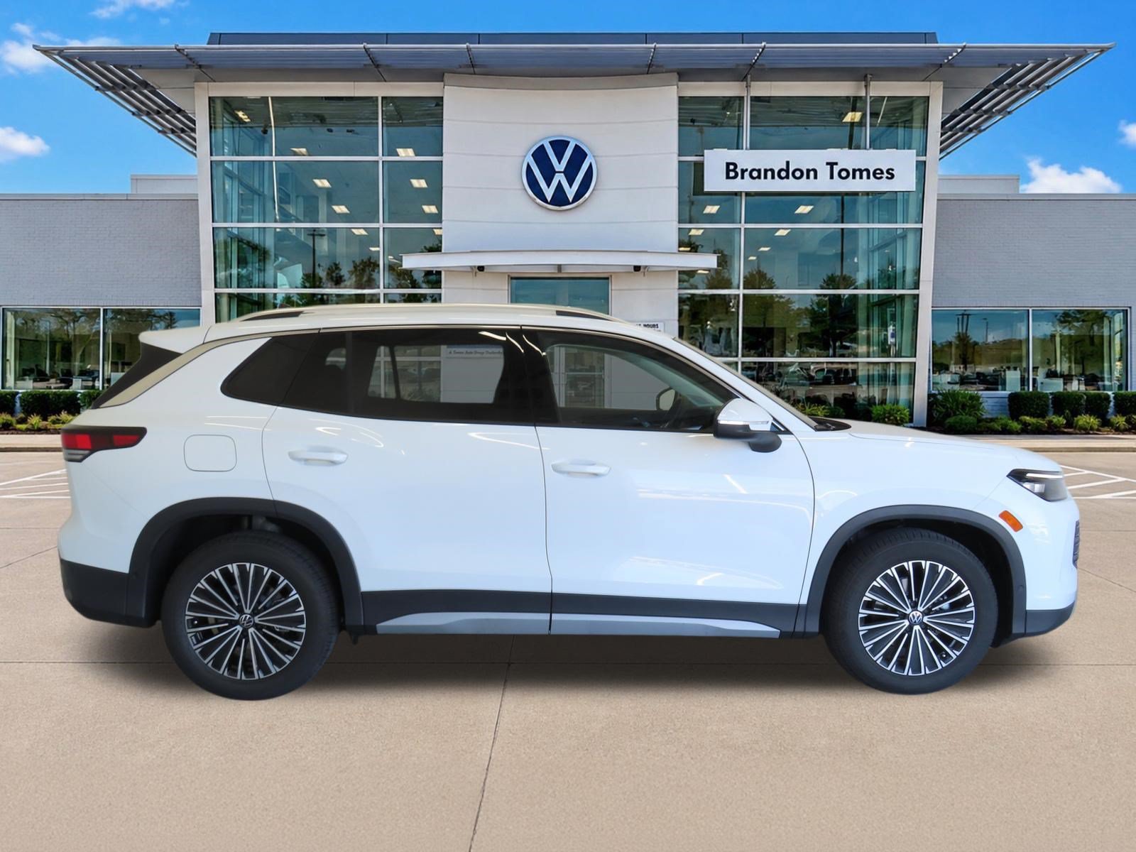 New 2026 Volkswagen Tiguan S FWD image 2