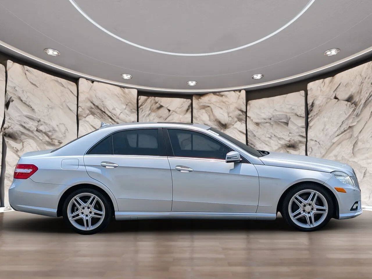 Used 2011 Mercedes-Benz E 350 4MATIC Sedan image 14