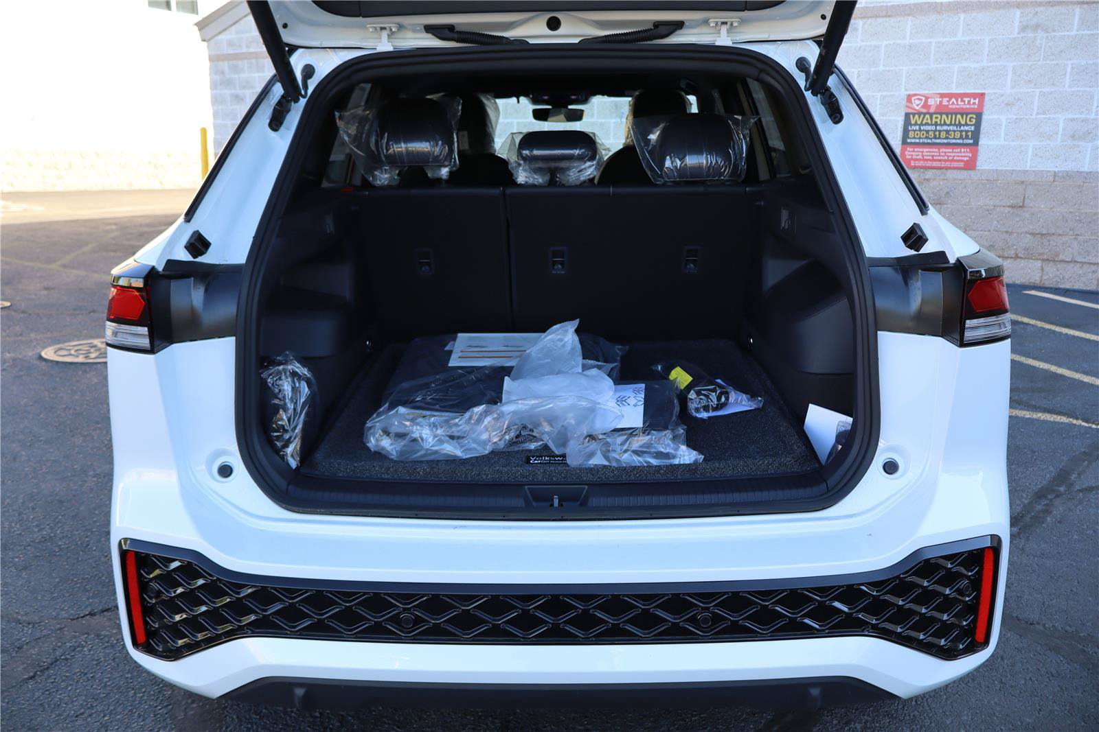 New 2026 Volkswagen Tiguan SE R-Line FWD image 5