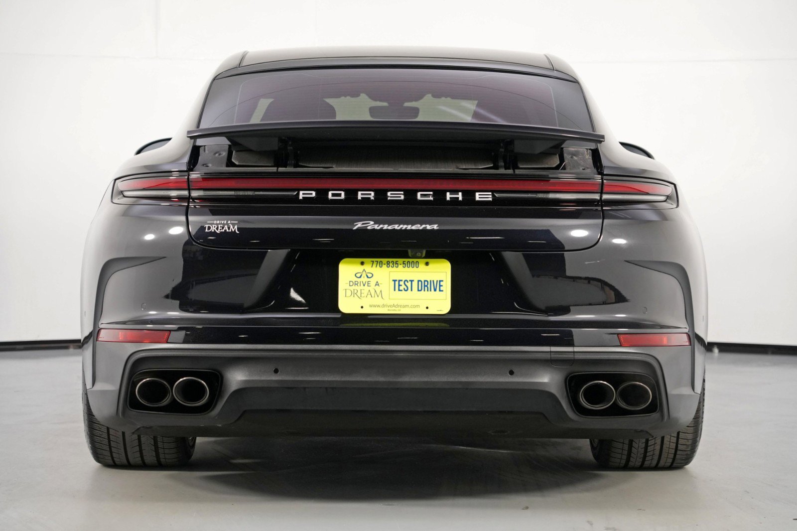 Used 2024 Porsche Panamera image 11