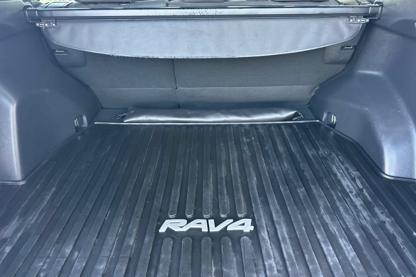 Used 2024 Toyota RAV4 XLE w/ Convenience Package AWD/4WD image 16