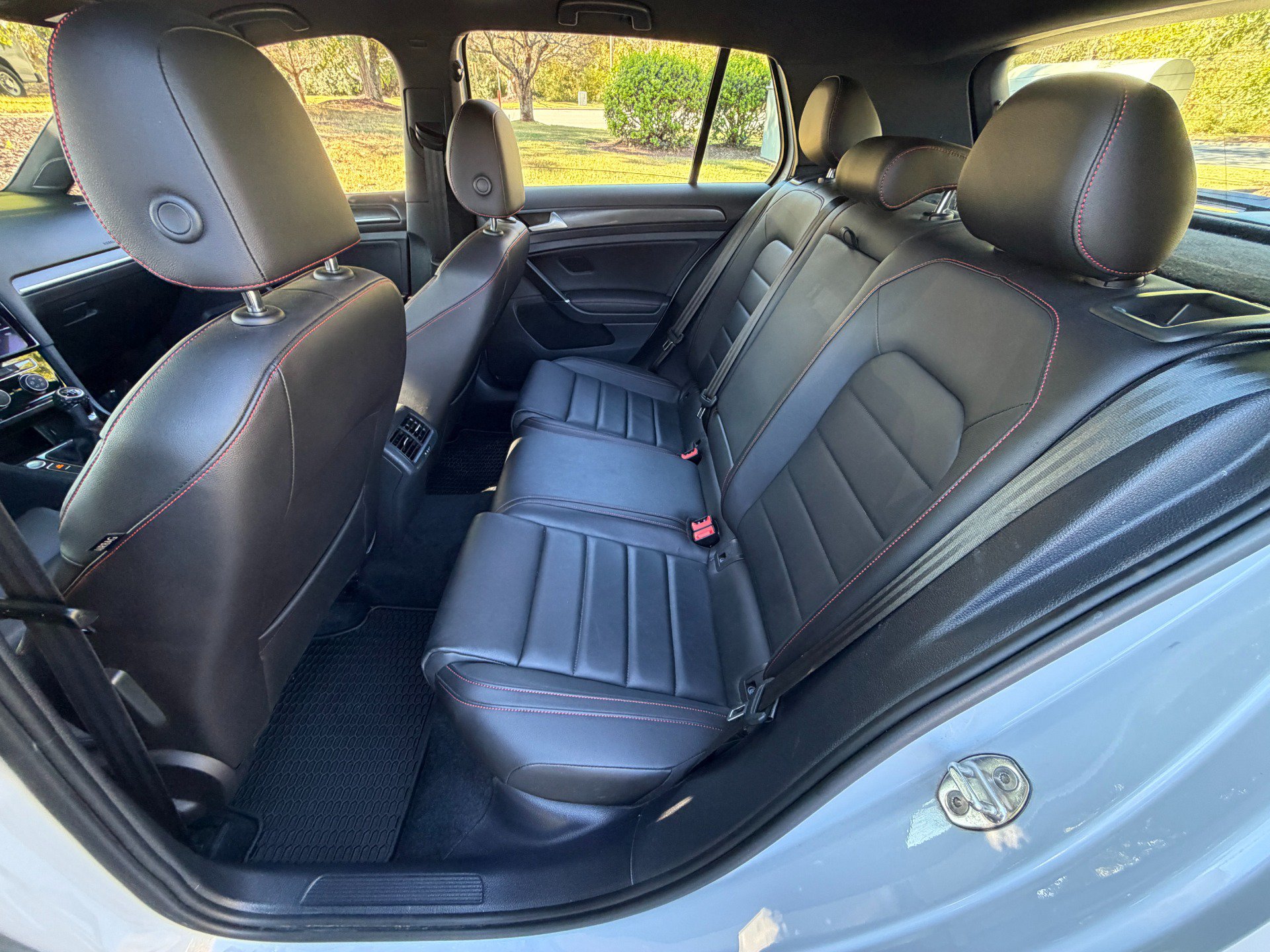 Used 2020 Volkswagen Golf 4-Door FWD image 50