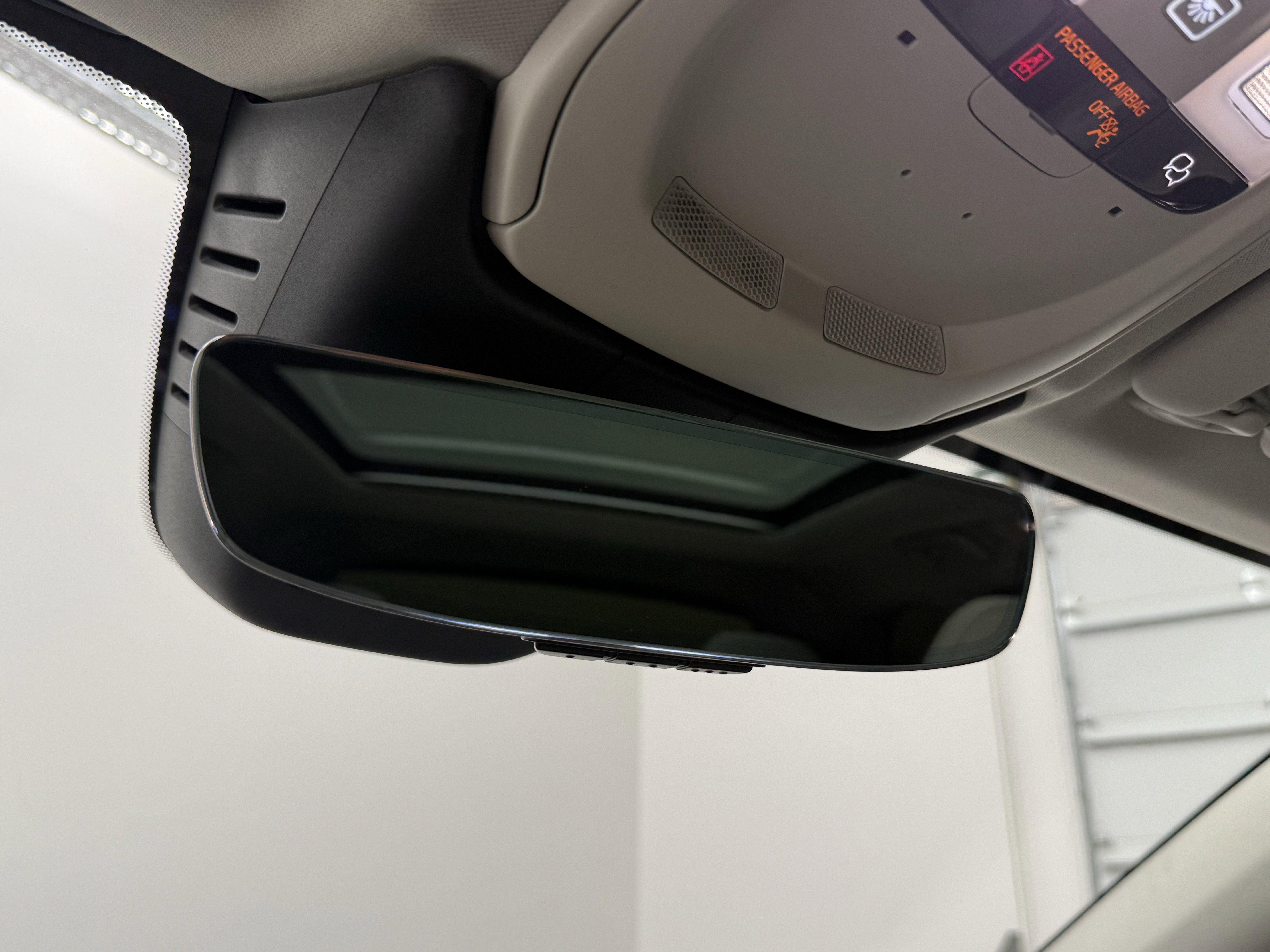 Used 2024 Volvo XC60 B5 Ultimate w/ Protection Package Premier image 22