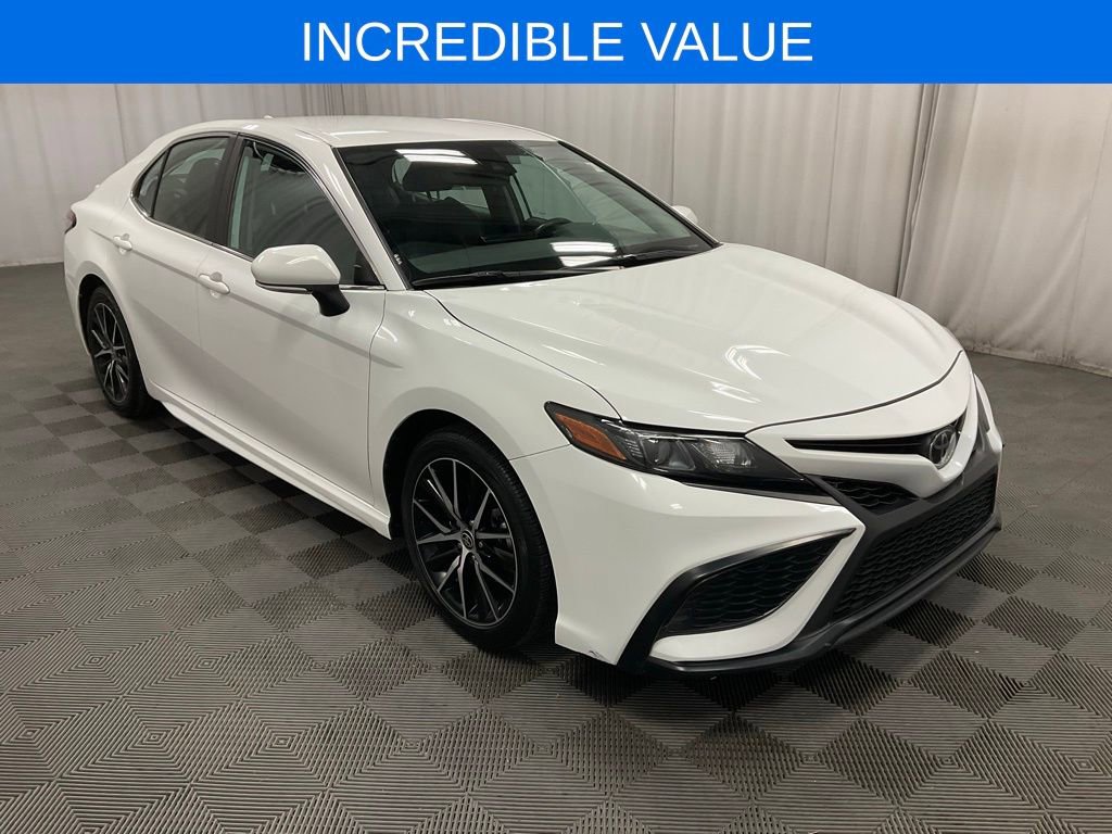 Used 2024 Toyota Camry SE w/ Convenience Package