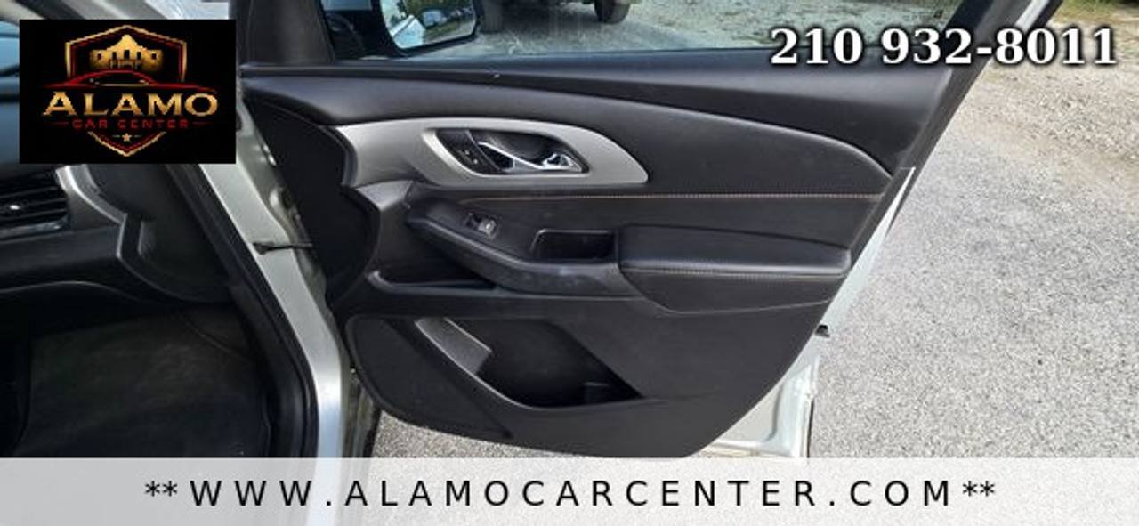 Used 2020 Chevrolet Traverse LT FWD image 18