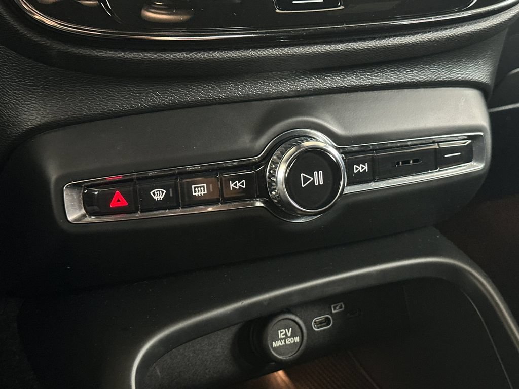 Certified 2023 Volvo XC40 Recharge Ultimate AWD/4WD image 20