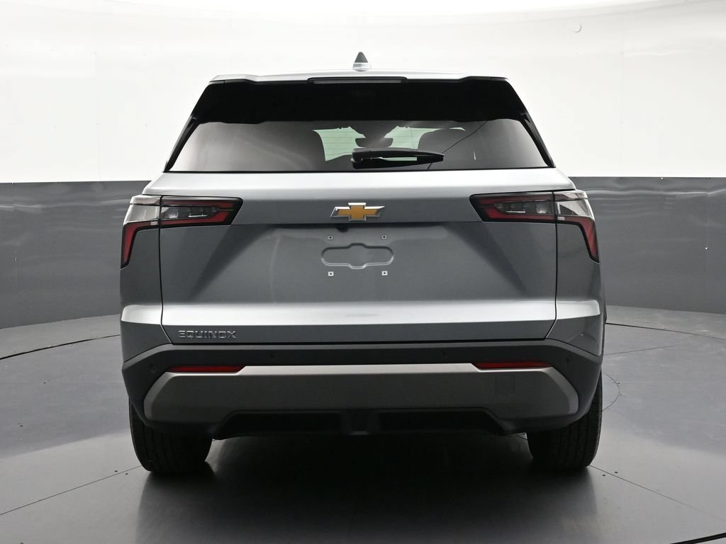 Used 2026 Chevrolet Equinox LT w/ Safety and Technology Package FWD image 4