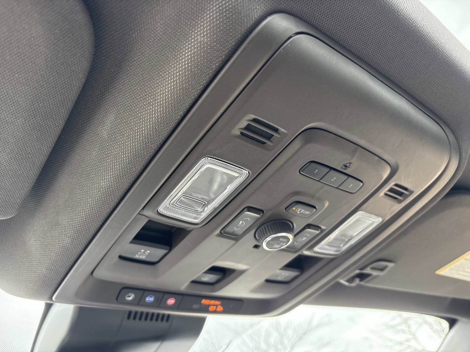 Certified 2023 GMC Yukon SLT w/ SLT Luxury Package image 27