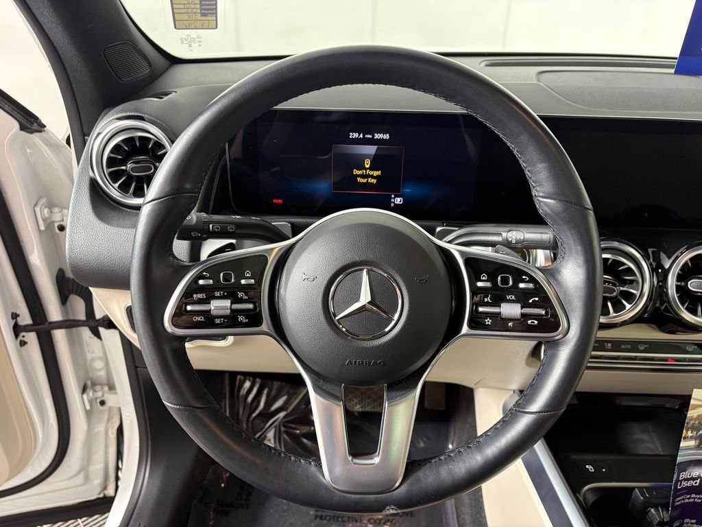 Used 2023 Mercedes-Benz EQB 300 4MATIC image 16