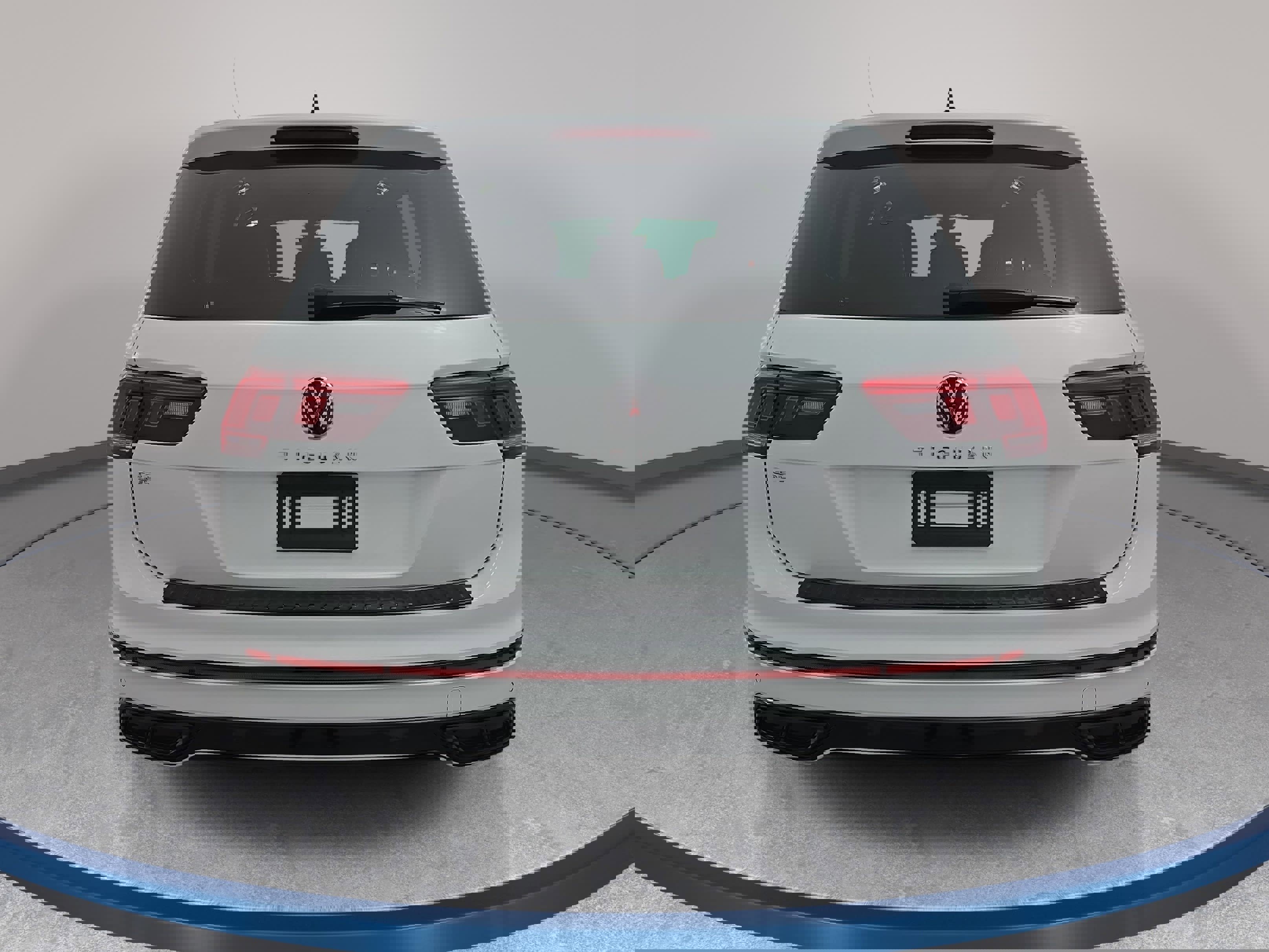 Certified 2024 Volkswagen Tiguan SE R-Line image 6