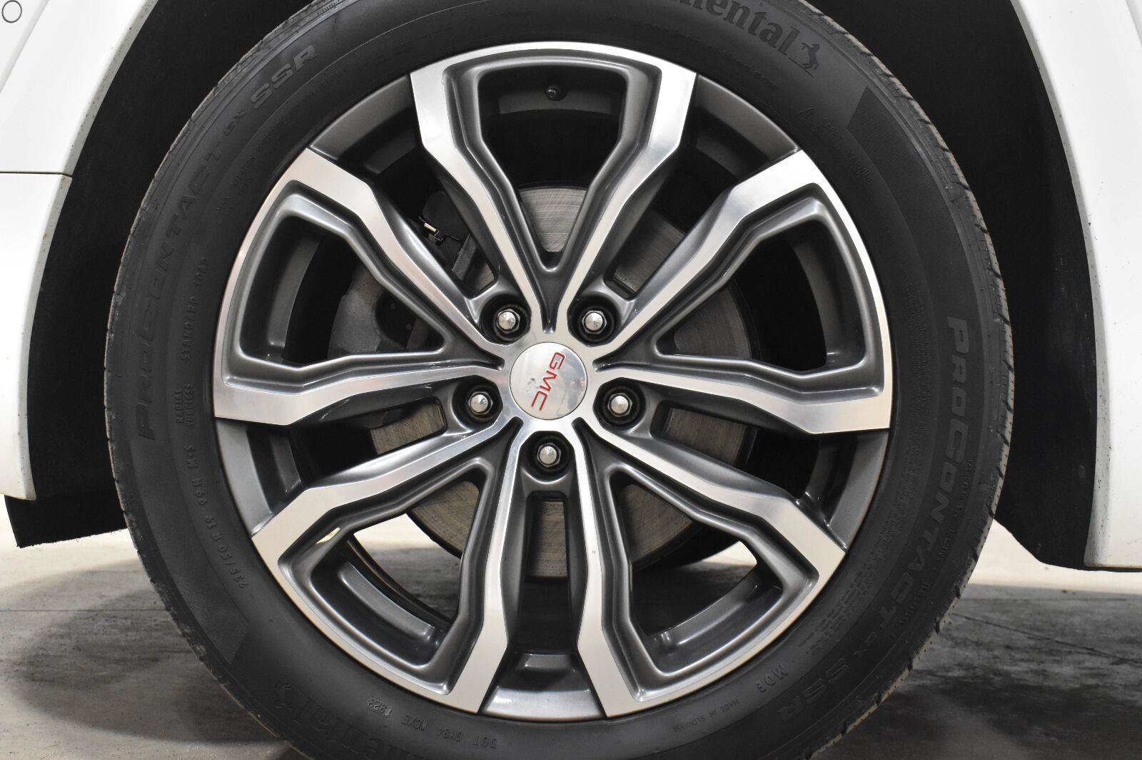 Used 2018 GMC Terrain Denali w/ Advanced Safety Package AWD/4WD image 32