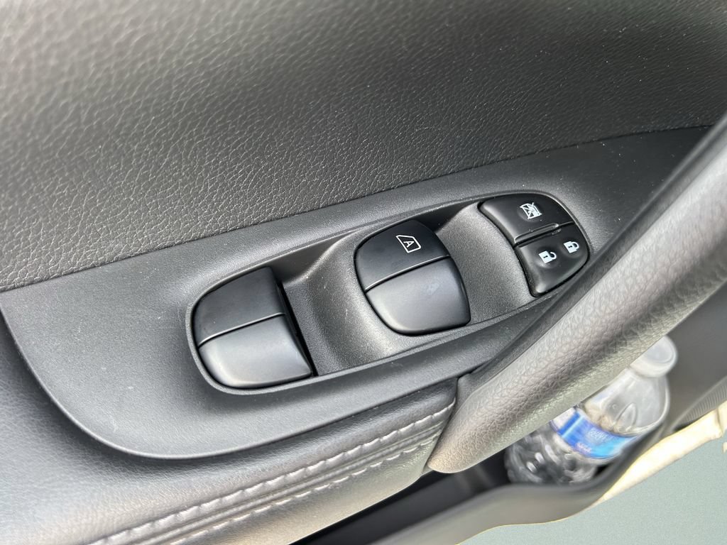 Used 2021 Nissan Rogue Sport SL w/ Premium Package FWD image 22