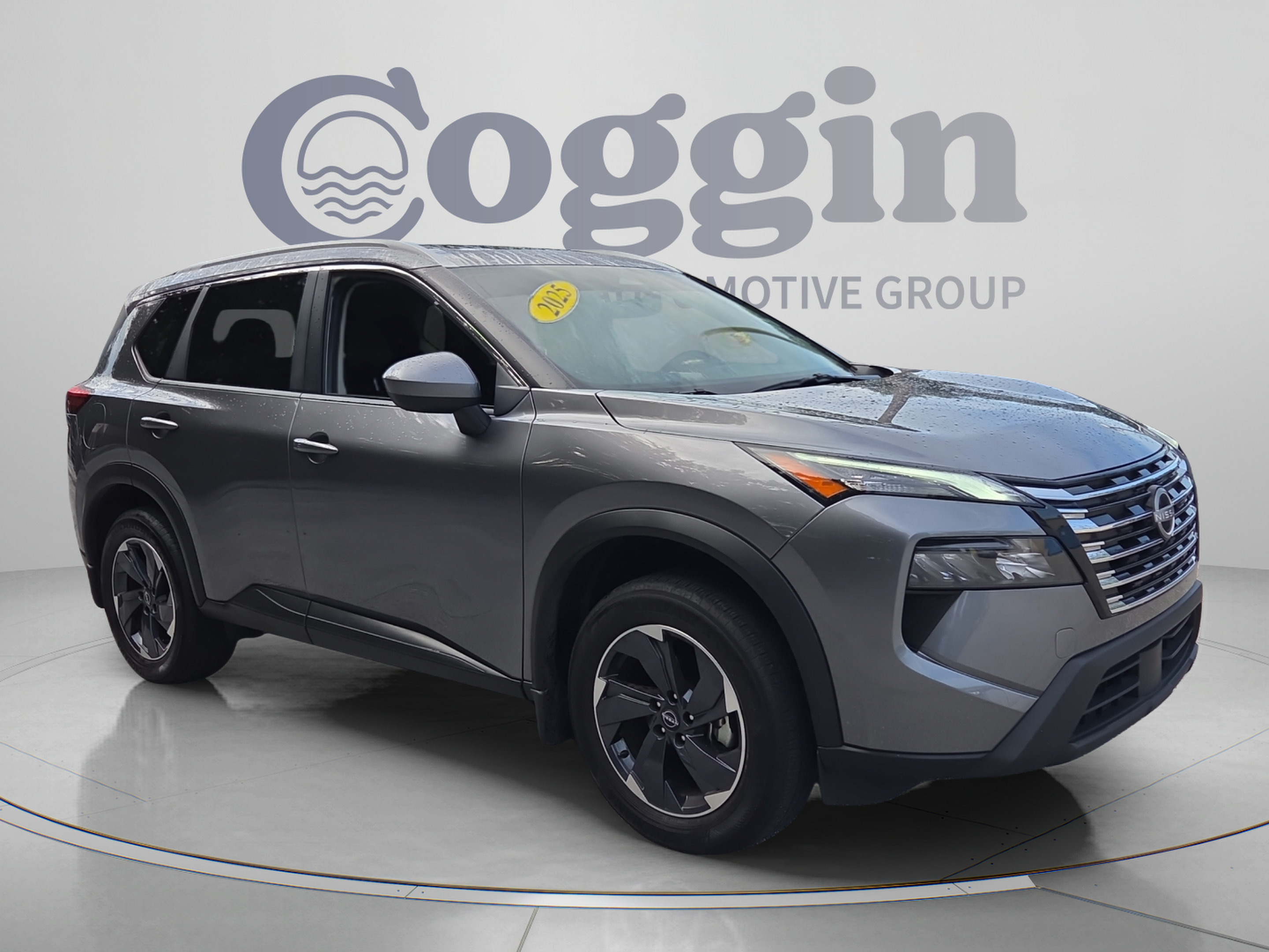 Used 2025 Nissan Rogue SV w/ SV Premium Package FWD image 7
