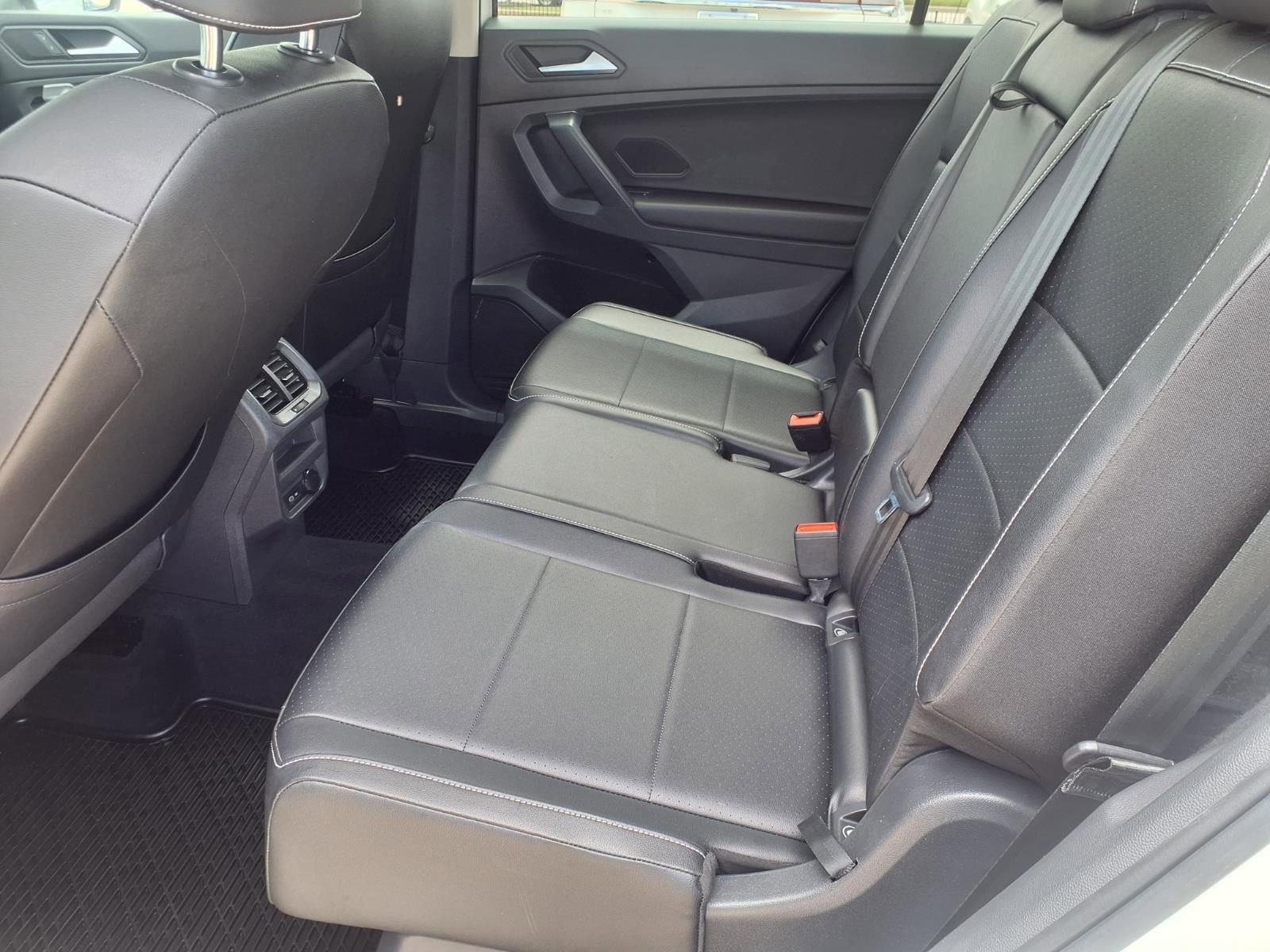 Used 2021 Volkswagen Tiguan SEL FWD image 12