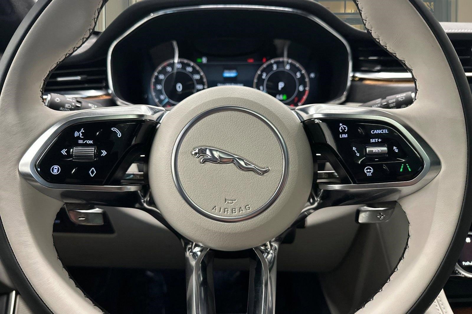 New 2026 Jaguar F-PACE R-Dynamic S image 16