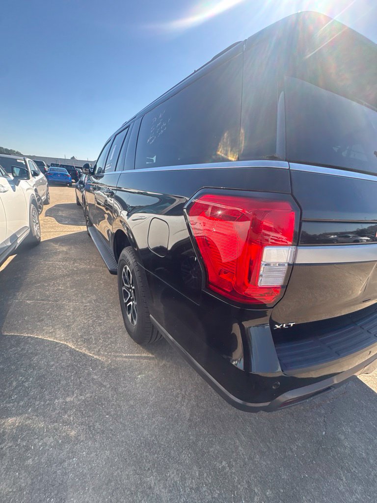 Used 2024 Ford Expedition Max XLT RWD image 6