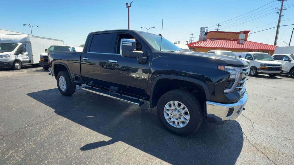 Used 2024 Chevrolet Silverado 2500 LTZ AWD/4WD image 2