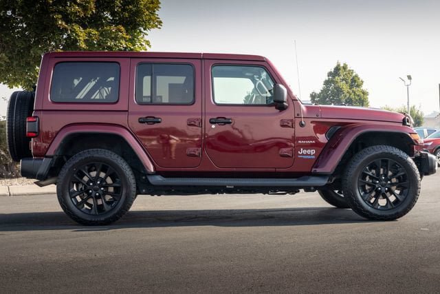 Used 2021 Jeep Wrangler Unlimited Sahara w/ Cold Weather Group AWD/4WD image 5