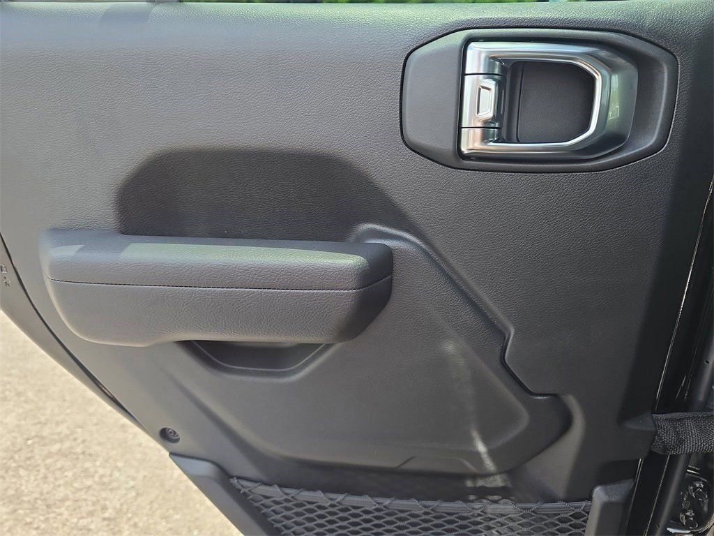 New 2025 Jeep Gladiator Sport image 25