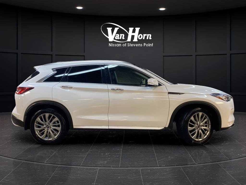Used 2025 INFINITI QX50 Luxe AWD/4WD image 2