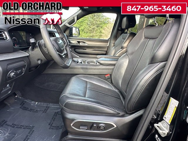 Used 2024 Jeep Wagoneer Series II w/ Flexible Seating Group AWD/4WD image 11