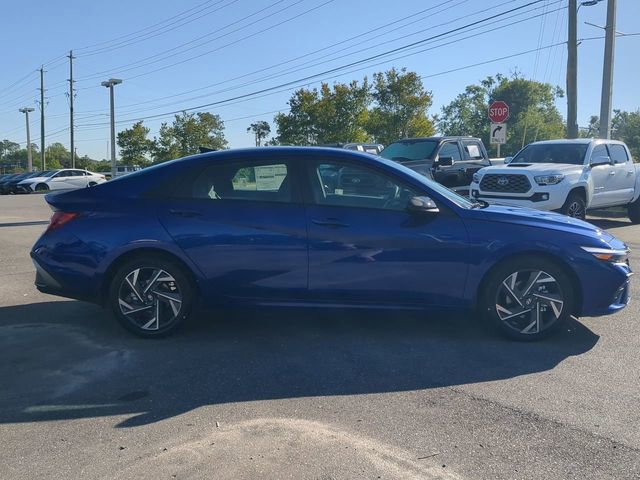 New 2025 Hyundai Elantra Sport FWD image 4