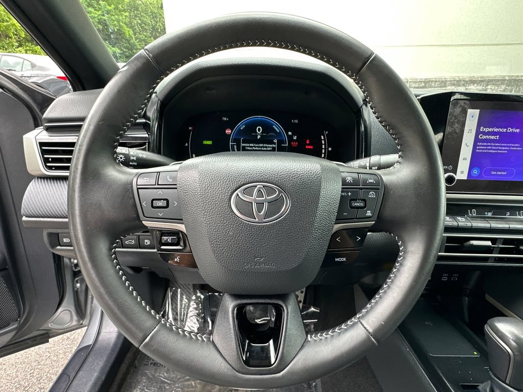 Used 2025 Toyota Camry SE FWD image 20