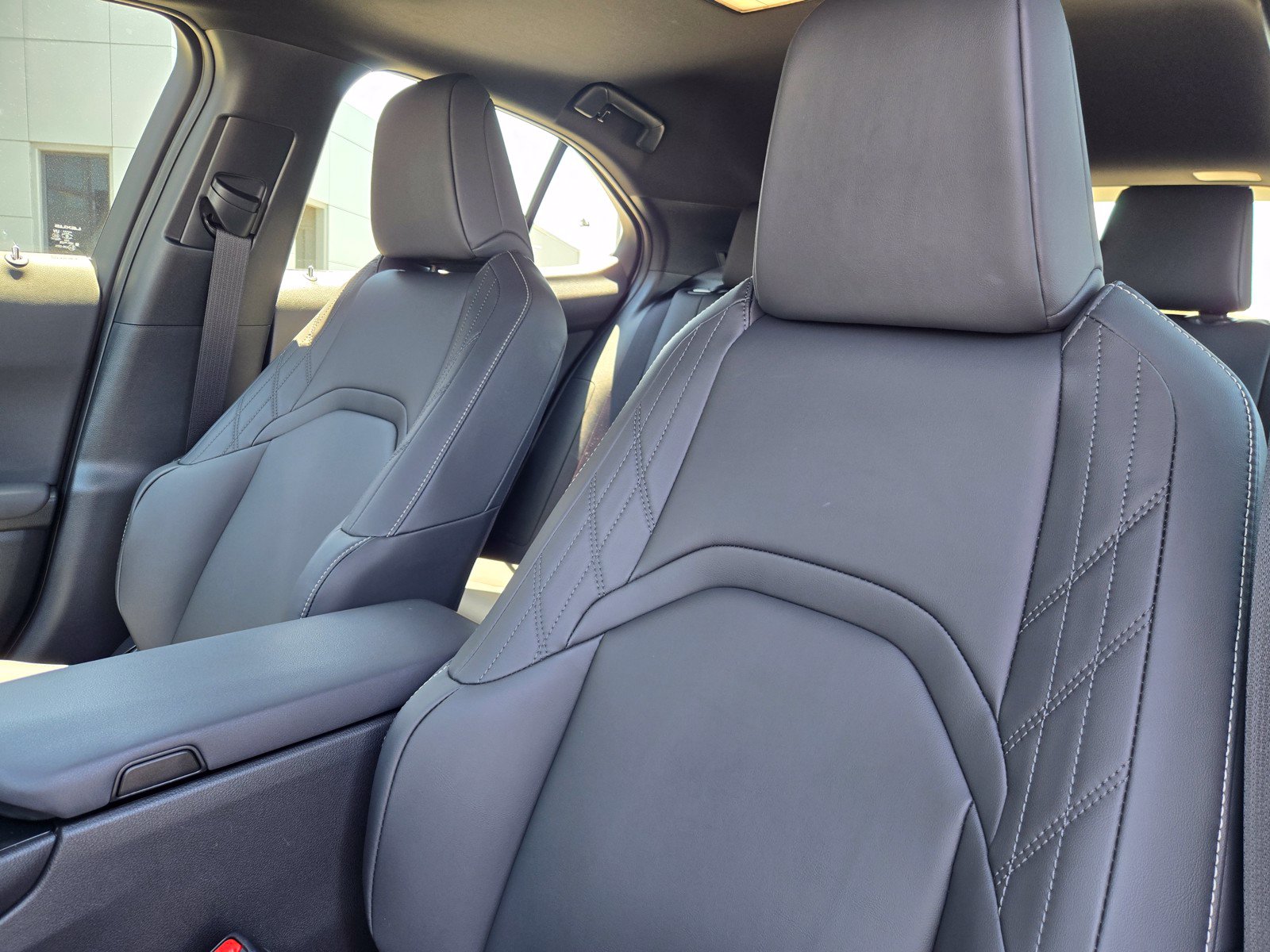 Used 2025 Lexus UX 300h FWD image 16